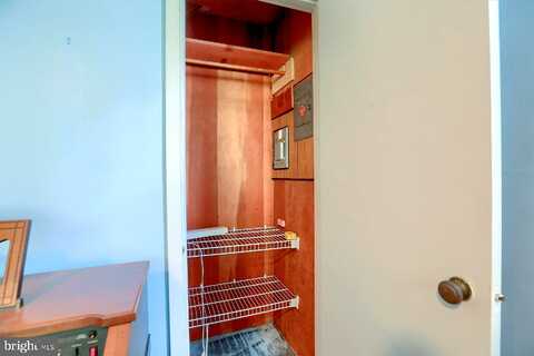 Wayne, CAMP HILL, PA 17011
