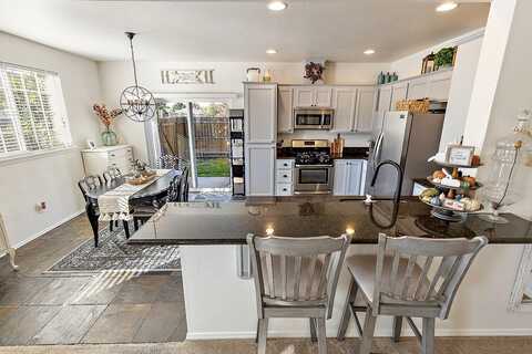 Kaitlin, MEDFORD, OR 97501