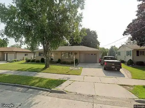 31St, MANITOWOC, WI 54220