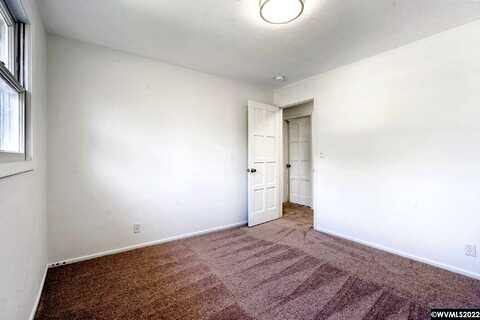 14Th, KEIZER, OR 97303