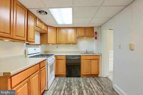 Green, MECHANICSBURG, PA 17055