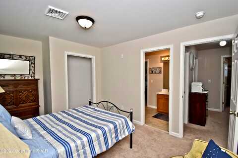 Nadine, POCONO SUMMIT, PA 18346