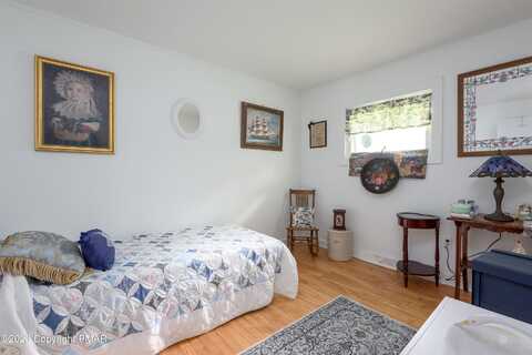 Sutton, POCONO SUMMIT, PA 18346