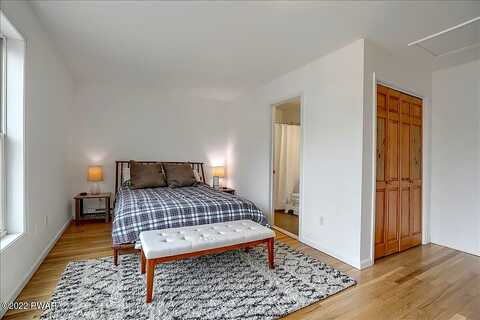 High Ridge, DINGMANS FERRY, PA 18328