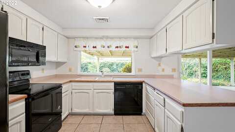 Quince, JUNCTION CITY, OR 97448