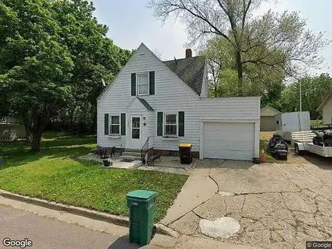 Oak Beach, FAIRMONT, MN 56031