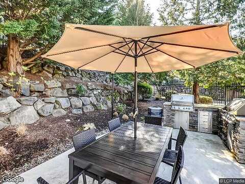 Springtree, WEST LINN, OR 97068