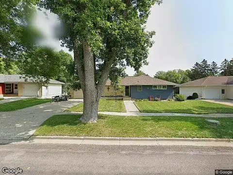 Hampton, FAIRMONT, MN 56031
