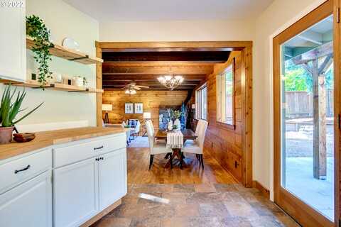 Calaroga, WEST LINN, OR 97068