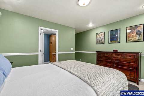 Oak, WOODBURN, OR 97071