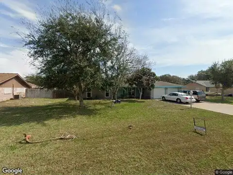Pine, ROCKPORT, TX 78382