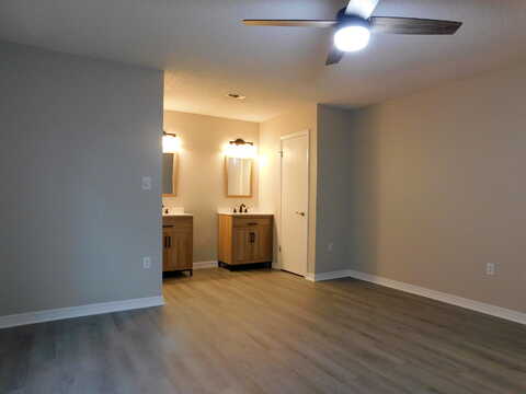 Sandy Ridge, MARY ESTHER, FL 32569