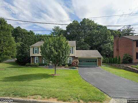 Luwana, ROANOKE, VA 24018