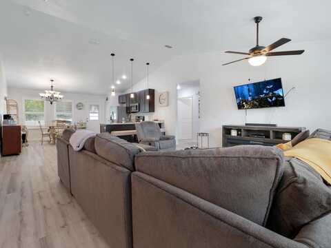 Rustling Pines, MIDWAY, FL 32343