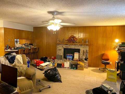 Oak, HURST, TX 76053