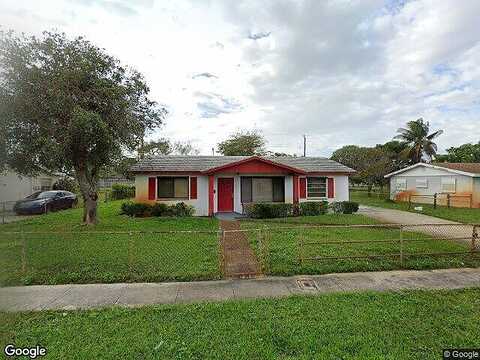 Avenue H, RIVIERA BEACH, FL 33404