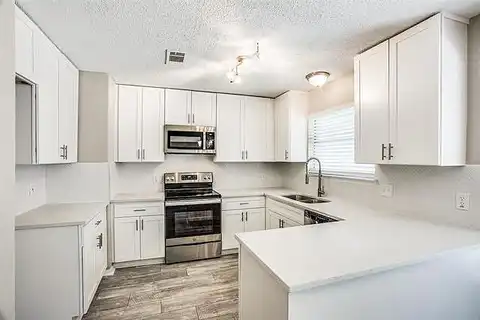 Briar, BENBROOK, TX 76126