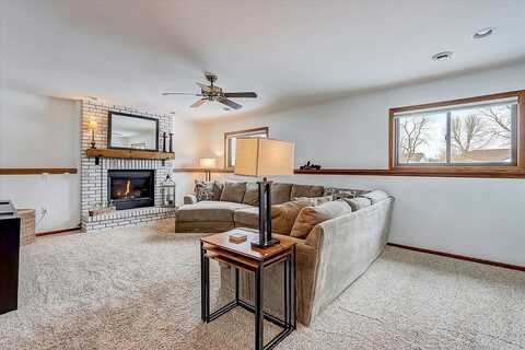 Lynnbrook, DEFOREST, WI 53532