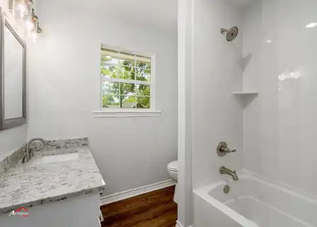 Main, HENDERSON, TX 75654