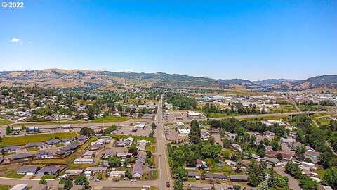 Roberts Creek, ROSEBURG, OR 97471