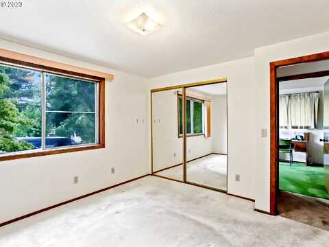 74Th, PORTLAND, OR 97206