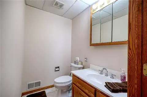 Minton, CORAOPOLIS, PA 15108