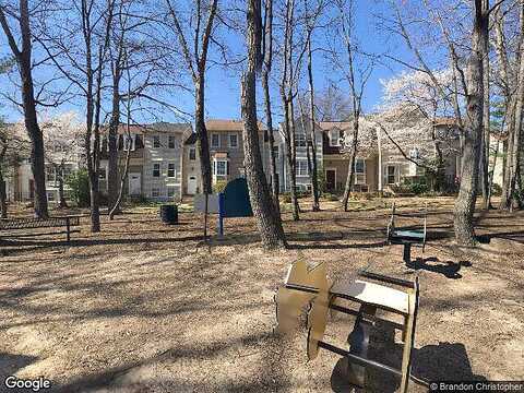 Hunters Square, RESTON, VA 20191