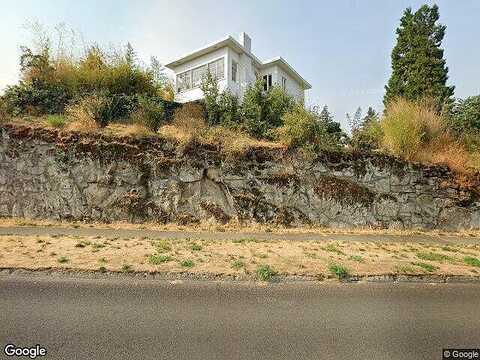 14Th, THE DALLES, OR 97058