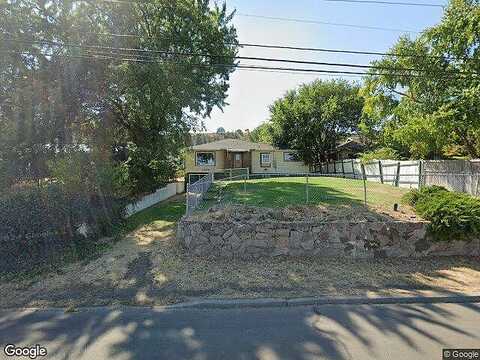 10Th, THE DALLES, OR 97058