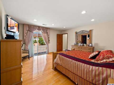 Van Noord, NORTH HOLLYWOOD, CA 91605