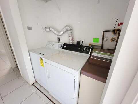 Sills Dr E, Boynton Beach, FL 33437