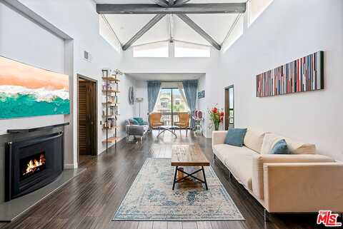 S Beverly Glen Blvd, Los Angeles, CA 90025