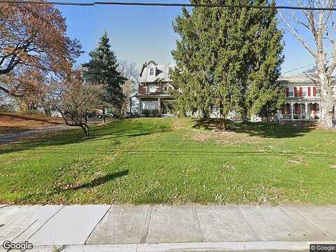 Maple, LEBANON, PA 17046