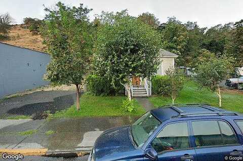 4Th, THE DALLES, OR 97058
