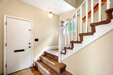 10Th, PORTLAND, OR 97211