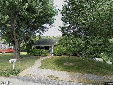 Lindy, SEVEN VALLEYS, PA 17360