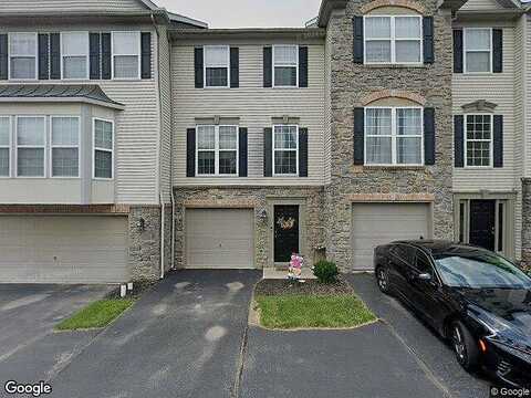 Hunters Crest, YORK, PA 17402