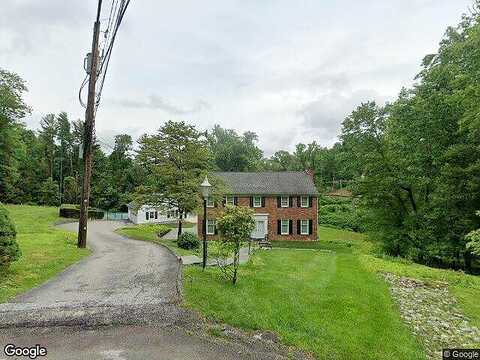 Adrienne, WYNNEWOOD, PA 19096