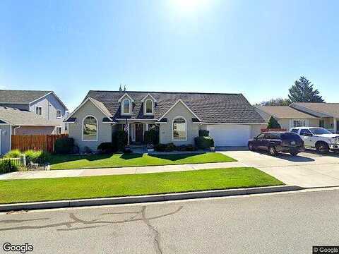 Brandi, WENATCHEE, WA 98801