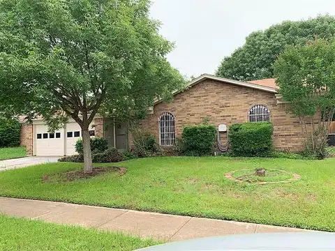 Charlyne, BURLESON, TX 76028