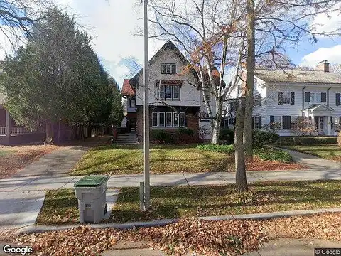 Summit, MILWAUKEE, WI 53211