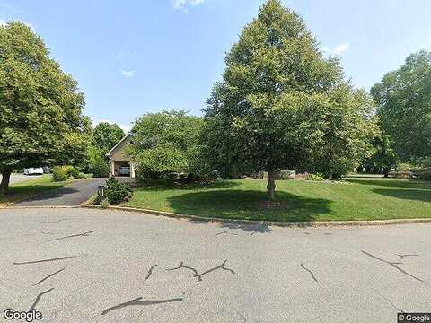 Susan, BETHLEHEM, PA 18017