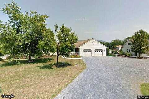 Horse Happy, NEWMANSTOWN, PA 17073