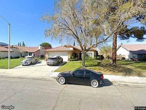 Michelle, LANCASTER, CA 93535