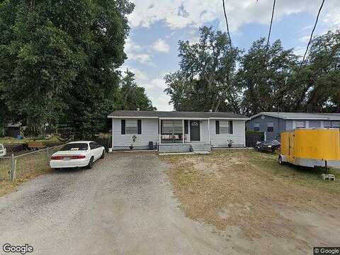 Circle, AVON PARK, FL 33825
