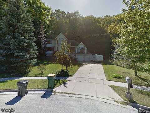 Hollow, WEST BEND, WI 53090
