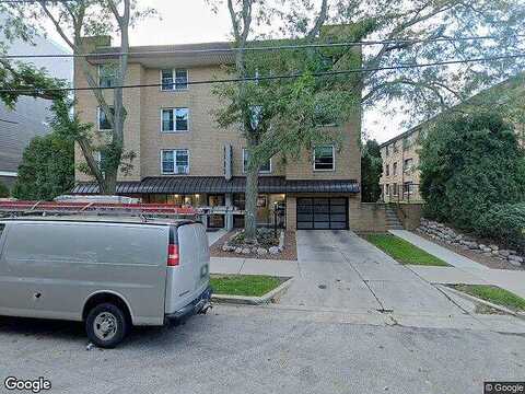 Cambridge, MILWAUKEE, WI 53202