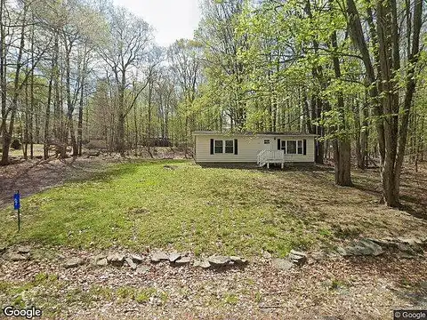 Tiffany Rd, Hawley, PA 18428