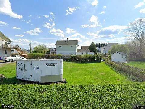 Plum, CARBONDALE, PA 18407