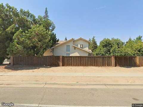 N Brix Ave, Fresno, CA 93722